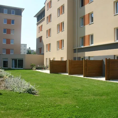 Apartahotel Séjours&affaires Le Clos Beaumois Caen