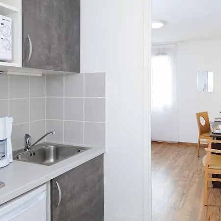 Séjours&affaires Le Clos Beaumois Apartahotel Caen