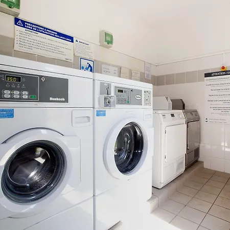 アパートホテル セジュール＆アフェール ル クロ ボーモワ 2*