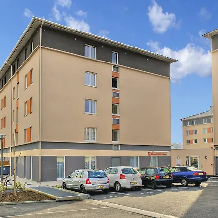 セジュール＆アフェール ル クロ ボーモワ 2*