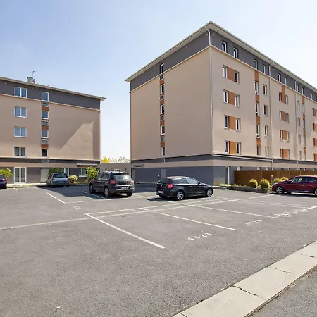 アパートホテル セジュール＆アフェール ル クロ ボーモワ 2*