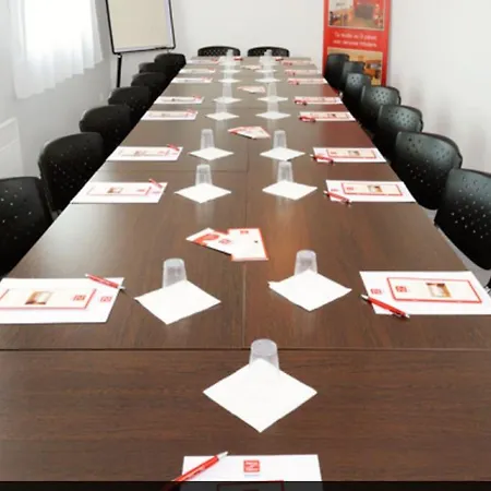 Séjours&affaires Le Clos Beaumois Apartahotel 2*