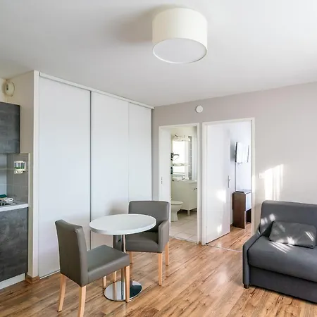 Apartahotel Séjours&affaires Le Clos Beaumois Caen