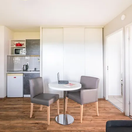 Apartahotel Séjours&affaires Le Clos Beaumois 2*