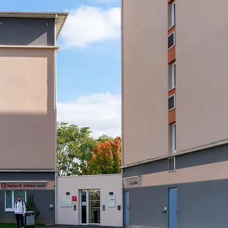Aparthotel Sejours & Affaires Le Clos Beaumois 2*