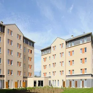 アパートホテル セジュール＆アフェール ル クロ ボーモワ 2*