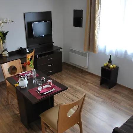 Sejours & Affaires Le Clos Beaumois 2* Caen