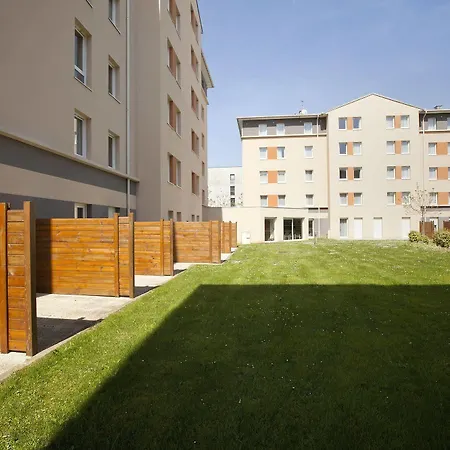 Sejours & Affaires Le Clos Beaumois Lejlighedshotel 2*