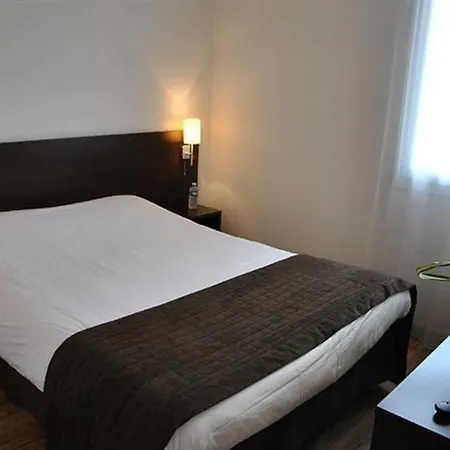 Sejours & Affaires Le Clos Beaumois 2*