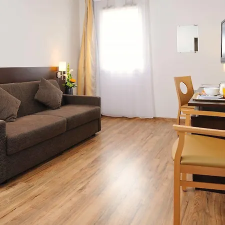 Sejours & Affaires Le Clos Beaumois Lejlighedshotel 2*