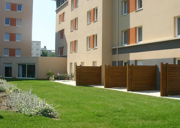 Апарт-готель Sejours & Affaires Le Clos Beaumois Кан