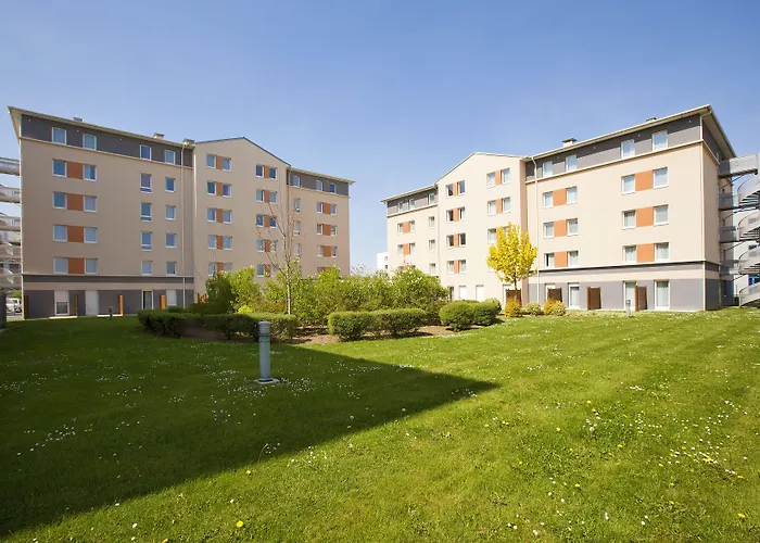 Sejours & Affaires Le Clos Beaumois Апарт-готель Кан