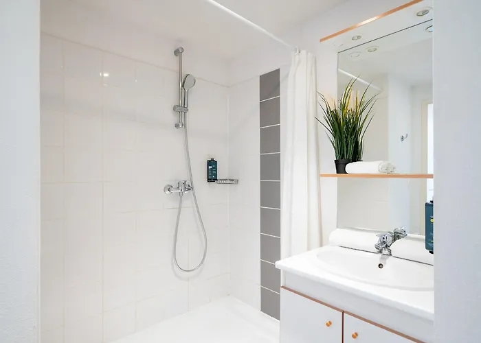 Sejours & Affaires Le Clos Beaumois Апарт-готель Кан