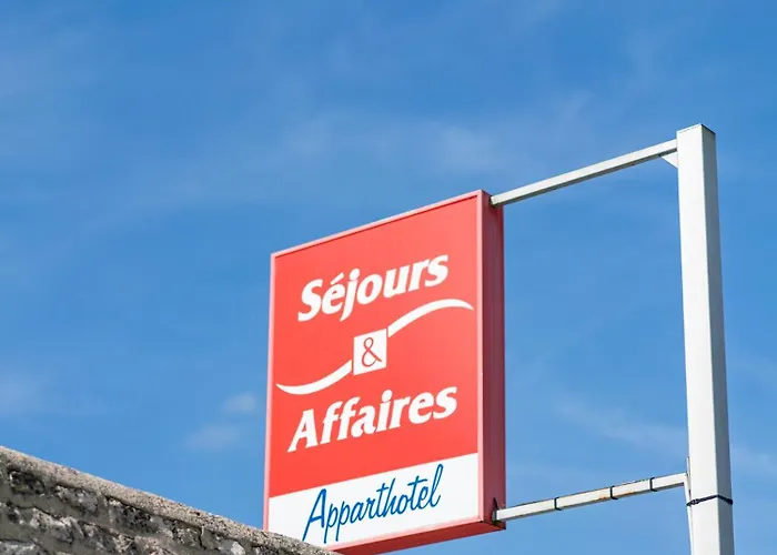 Апарт-готель Sejours & Affaires Le Clos Beaumois