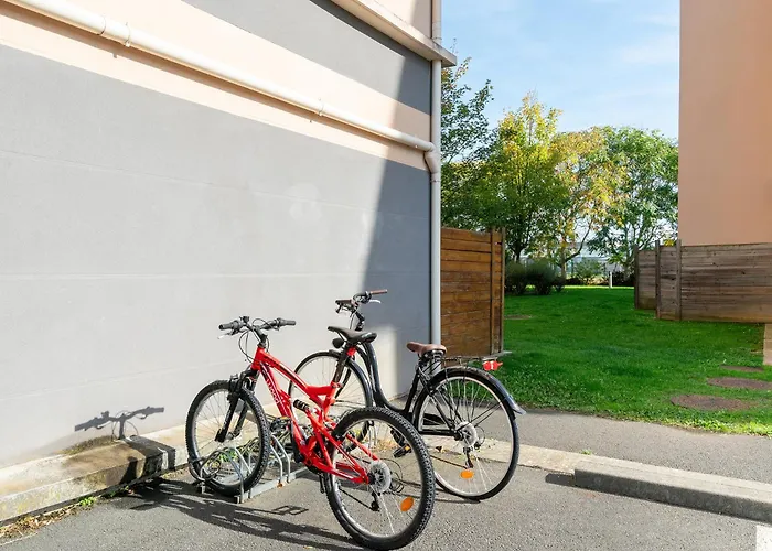 Апарт-готель Sejours & Affaires Le Clos Beaumois