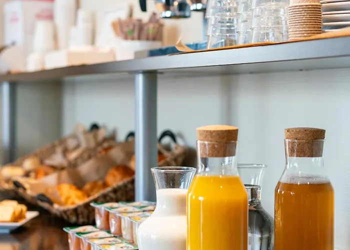 Sejours & Affaires Le Clos Beaumois 2* Кан