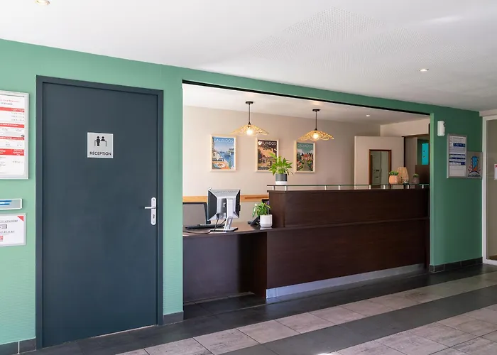 Sejours & Affaires Le Clos Beaumois Апарт-готель Кан