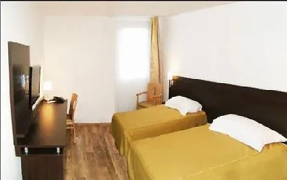 Апарт-готель Sejours & Affaires Le Clos Beaumois