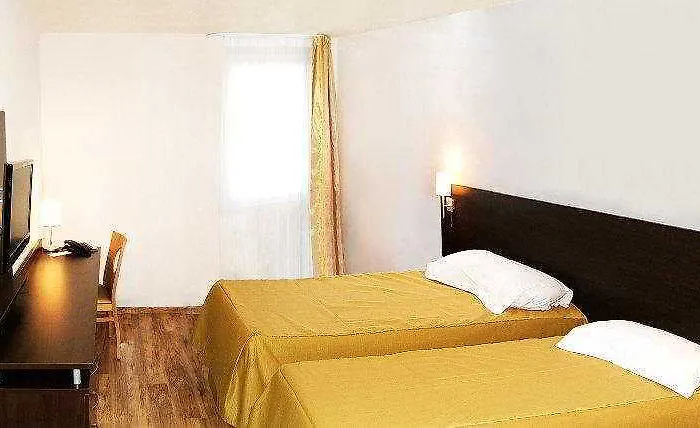 Апарт-готель Sejours & Affaires Le Clos Beaumois Кан