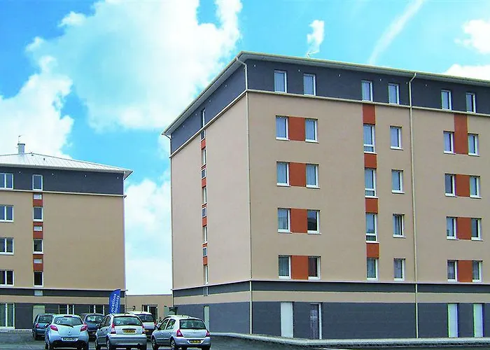 Апарт-готель Sejours & Affaires Le Clos Beaumois Кан